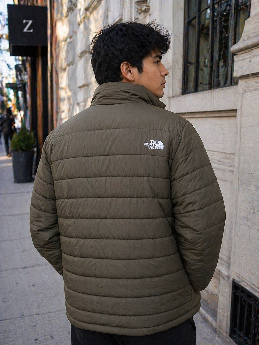 🔥 THE NORTH FACE PUFFER JACKET – SIZE M 🔥