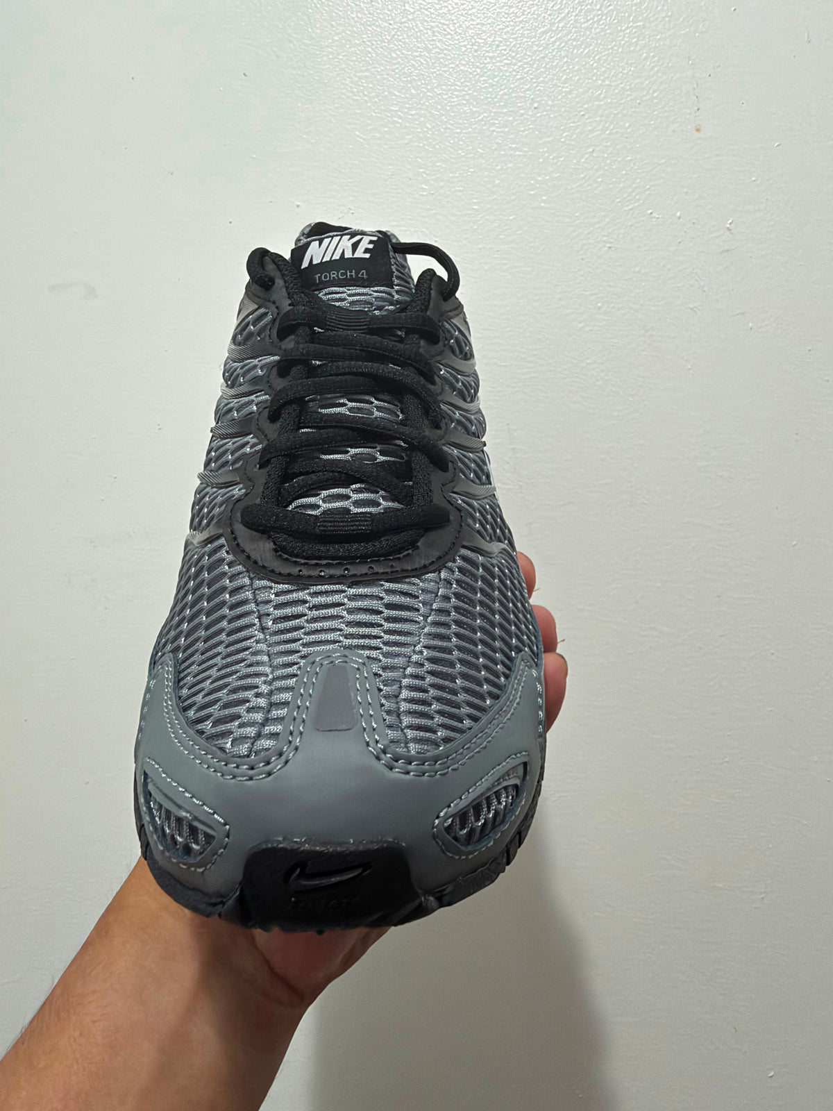 Nike Air Max Torch 4 / Size 8